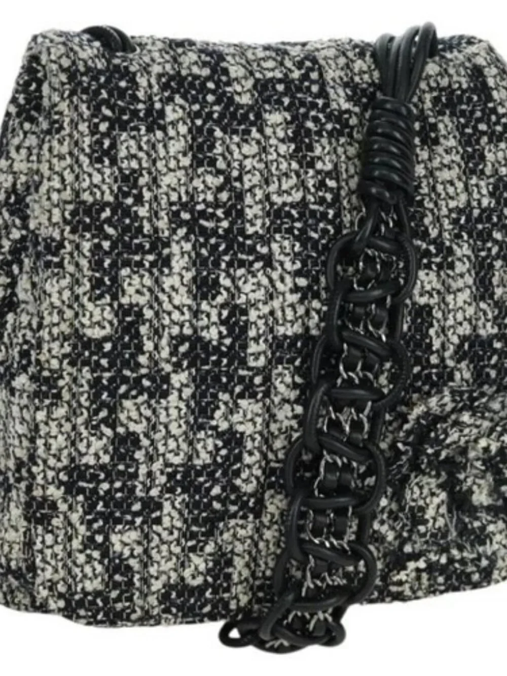 CHANEL Chain Shoulder Bag tweed White Black CC Auth bs33641V